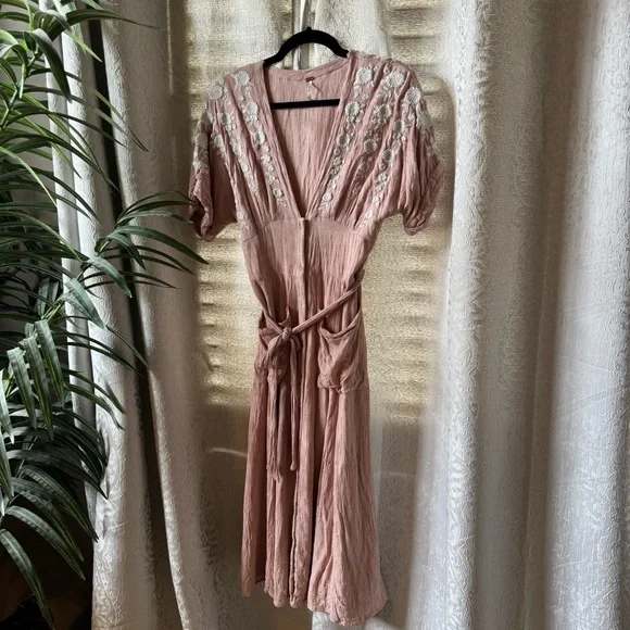 Free People Pink Embroidered Dress Love to Love You Small - Picture 8 of 10